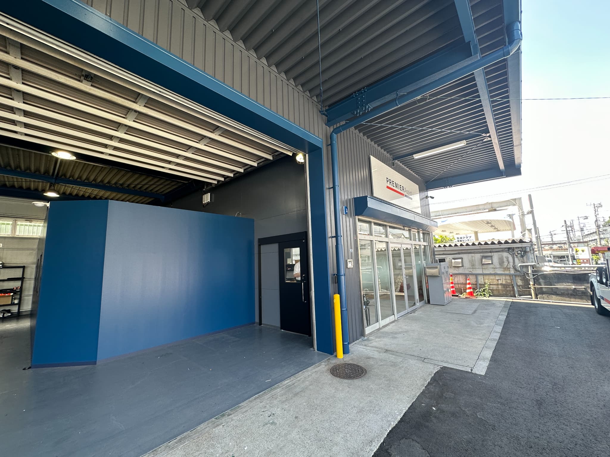 【横浜SC】自動車のトラブルに駆け付けるロードサービススタッフ