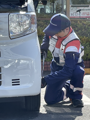 (24卒)車のトラブルに駆け付けるロードサービススタッフ　東京都杉並区