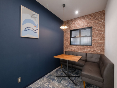 【神奈川県 横浜市港南区】 車のトラブルに駆け付けるロードサービススタッフ