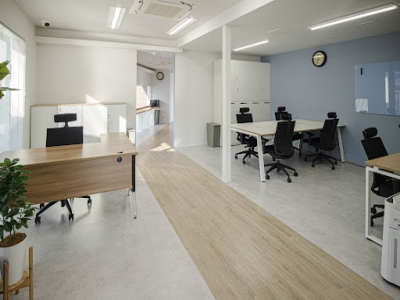 【愛知県 岡崎市】 車のトラブルに駆け付けるロードサービススタッフ