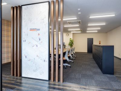 【岡山県 岡山市北区】 車のトラブルに駆け付けるロードサービススタッフ